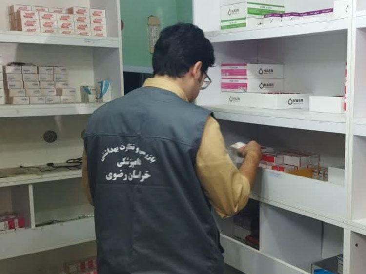 نظارت مستمر شبکه دامپزشکی زاوه بر مراکز درمانی و داروخانه های دامپزشکی شهرستان